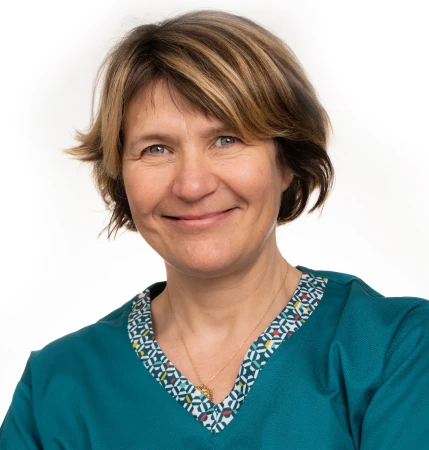 dr karine-leclercq au cabinet dentaire BioTooth à Arras